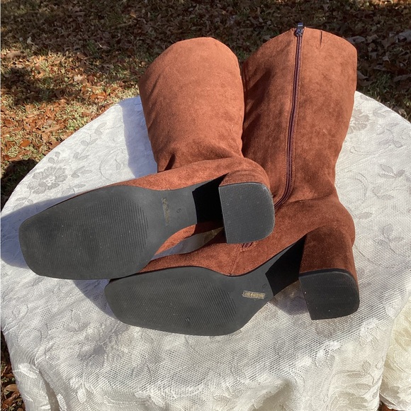 Women’s Knee High Faux Suede Boots Platform Heel Side Zipper Brown Size 9 - Picture 7 of 7